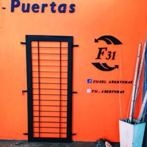 Puerta herrería marco chapa 18